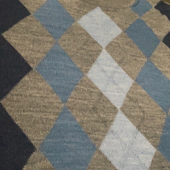 Nice casual sweater for the fall - Picture 3 of 6